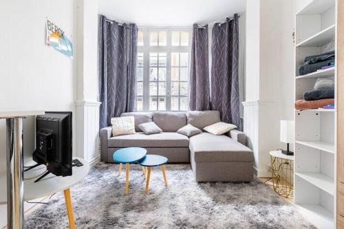 Гостиная зона в ++++ STUDIO AVEC JARDIN A 200 M DE LA MER ET 300 M RUE PIETONNE ++++