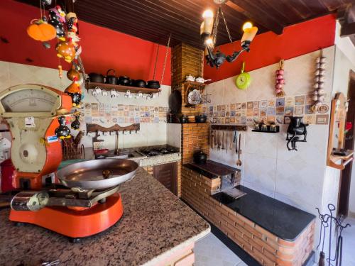 Casa de Veraneio Villa Lopesにあるキッチンまたは簡易キッチン