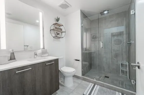 Devereaux Miami 2 Bedroom, 1 Bedroom, and Studio Condos with Balconies photo 16