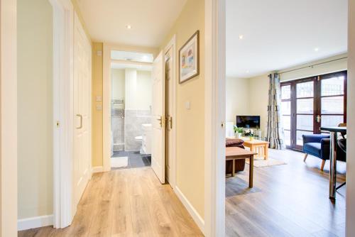 Χώρος καθιστικού στο Spacious & Modern 2 Bed sleeps 5 in Walthamstow