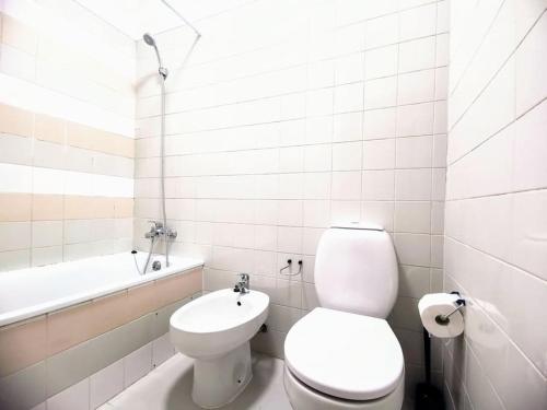 new sunny house! your home Lisbon apartment
