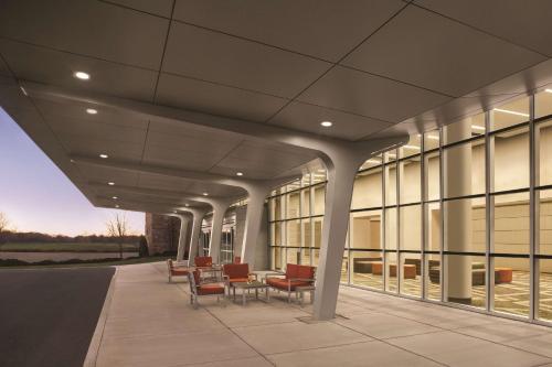 Гостиная зона в Hilton Knoxville Airport