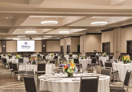 Бизнес-центр и/или конференц-зал в Hilton Knoxville Airport
