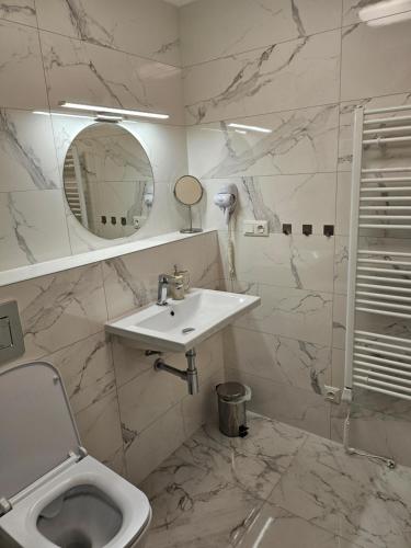 A bathroom at Apartmán Hillside Y24