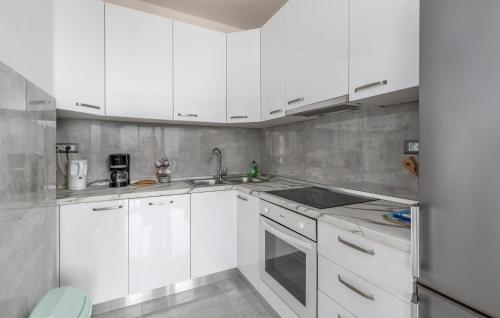 Nice Apartment In Rijeka With Swimming Pool