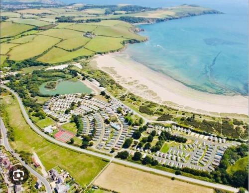 an aerial view of a park next to a beach at The Beach Retreat in Par