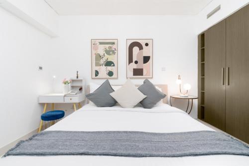 Ultimate Stay / 5 min walk from Dubai Mall / 5 People / Downtown Boulevard