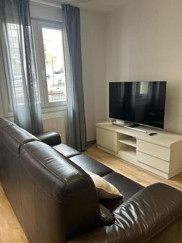 Piso Deluxe con Balcón Cerca del Casco Viejo