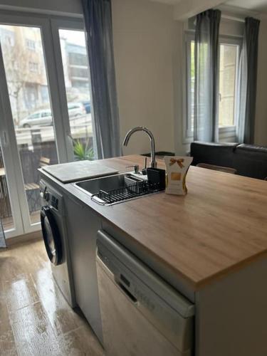 Piso Deluxe con Balcón Cerca del Casco Viejo