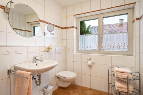 Ένα μπάνιο στο Ferienhaus Behler