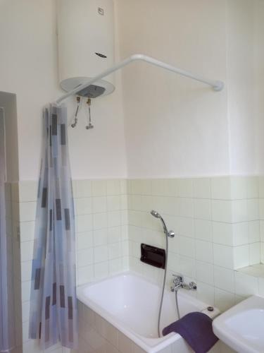 Una cama o camas en una habitación de Casa MAX