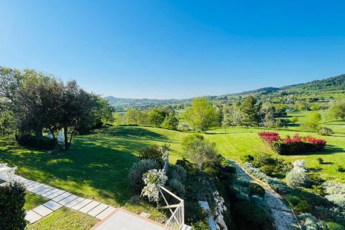 an aerial view of a garden with trees and bushes at Agromarino in Sirolo