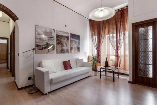 Posedenie v ubytovaní Happy & Beautiful Flat in Central Milan