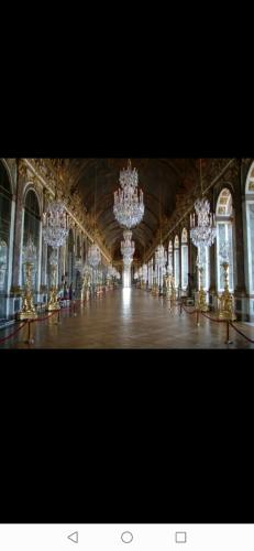 Φωτογραφία από το άλμπουμ του Le Vauban, Charmant studio 5 minutes du Château στις Βερσαλλίες