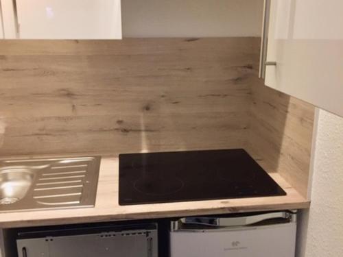 Photo de la galerie de l'établissement Appartement confortable aux pieds des pistes, balcon, accès piscine, télésiège à proximité - FR-1-267-286, à Villarembert