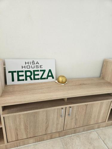 Sijil, anugerah, tanda atau dokumen lain yang dipamerkan di House Tereza near Olimje, Podčetrtek