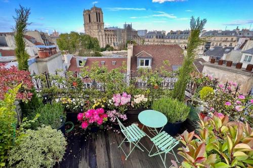 Rooftop Triplex with Garden at Notre Dame