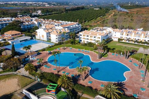 Golden Tavira 1BDR with Balcony & Pool by LovelyStay
