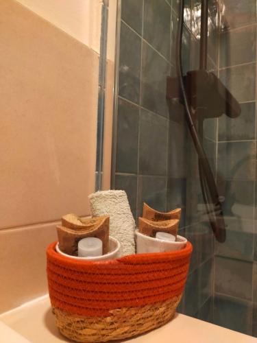 Bilik mandi di Casa Rural Asitxo