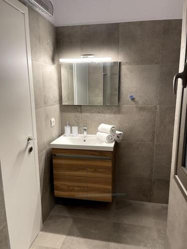 Brand new in-town apartment