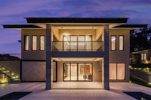 Fotografie z fotogalerie ubytování Villa Bahenol Puncak v destinaci Paragajen