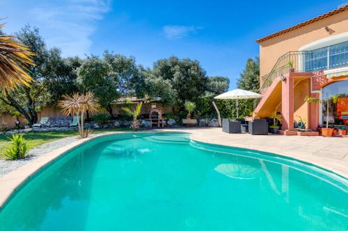 Photo de la galerie de l'établissement Villa 6-8p avec jardin et piscine, à Saint-Gély-du-Fesc