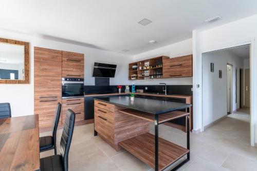 Dapur atau dapur kecil di Villa Sérénity 10 pers maxi