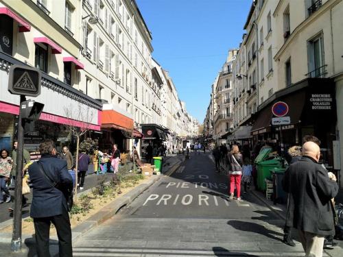 Photo de la galerie de l'établissement Paris 9e, rue des Martyrs, appart calme & lumineux, à Paris