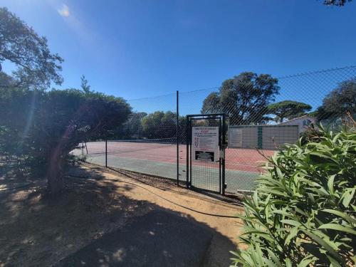 L'Appart St Aygulf, 5mn à pied mer, piscine, tennis