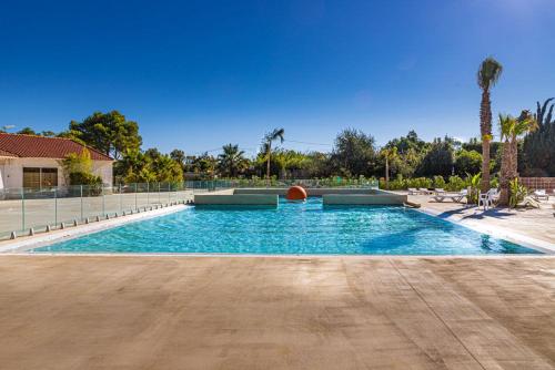 The swimming pool at or close to Camping Le Barcarès