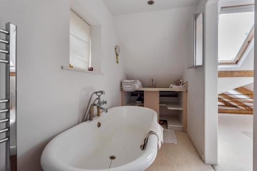 Koupelna v ubytování Prestwick Oak - 2 Luxury Ensuite Doubles - Sleeps 4-6 - Rural Quirky Contemporary