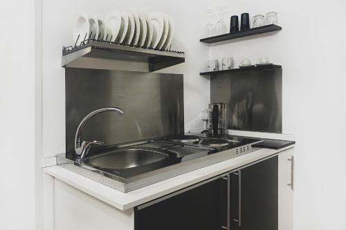 Dea Clodia studio flat
