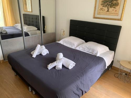 Кровать или кровати в номере Chez Chebil in rue Halevy - near the sea