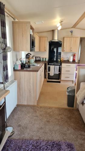 Gallery image of Stunning 2 Bedroom, pet friendly Static Caravan at Hoburne Devon Bay in Goodrington
