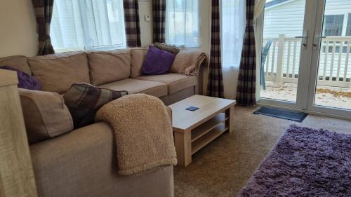 Gallery image of Stunning 2 Bedroom, pet friendly Static Caravan at Hoburne Devon Bay in Goodrington