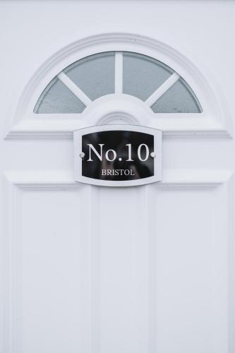 No10 Bristol - 2 Bedroom house with private garden and parking photo 27