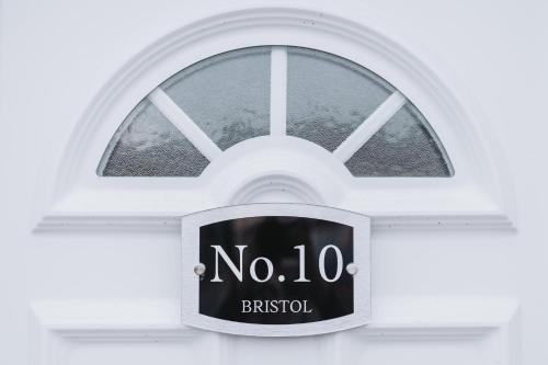 No10 Bristol - 2 Bedroom house with private garden and parking photo 36