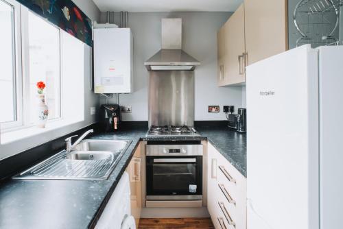 No10 Bristol - 2 Bedroom house with private garden and parking photo 44