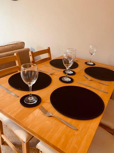 2 bedroom house walking distance to city centre WITH FREE PARKING photo 13