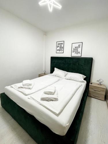 Llit o llits en una habitació de Apartman Ceca Pale
