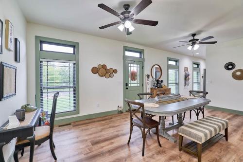 Fotografie z fotogalerie ubytování The Chicken Coop v destinaci Troy