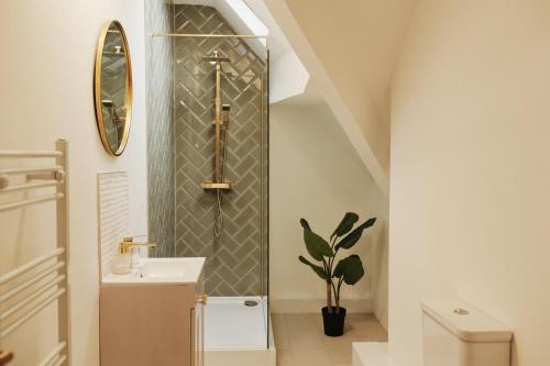 Ένα μπάνιο στο Lamara Deluxe Apartments, Liverpool