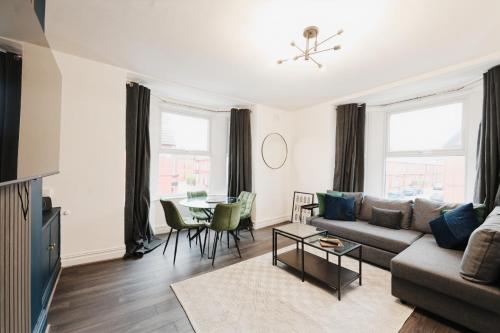 Χώρος καθιστικού στο Lamara Deluxe Apartments, Liverpool