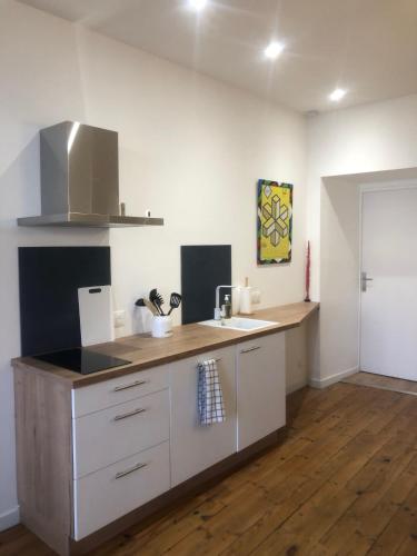 Photo de la galerie de l'établissement Appart spacieux et paisible, au centre de Niort !, à Niort