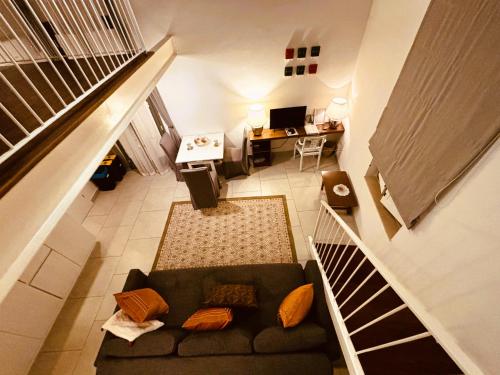 an overhead view of a living room with a couch at Casa Cara in Birgu