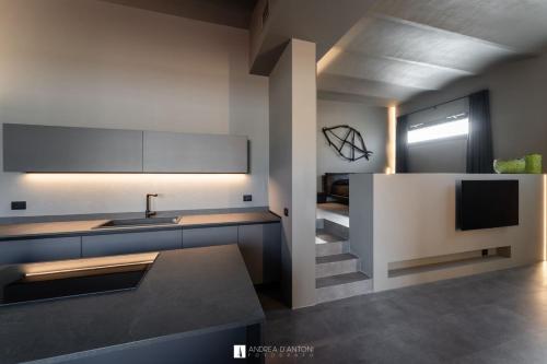 GREY LOFTにあるキッチンまたは簡易キッチン