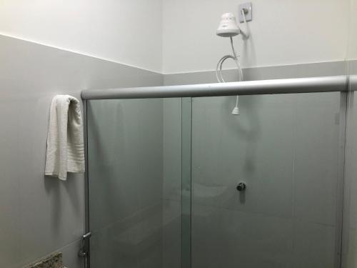 Ένα μπάνιο στο Lençóis Prime Apartments