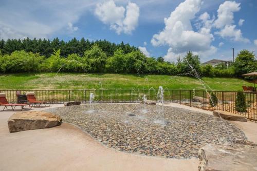 Galería fotográfica de NEW Const Sleeps 6 Pool - close to Pkwy en Pigeon Forge