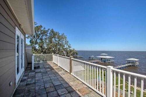 Gallery image of Private Pool/Pier - Beautiful Bayfront Property! in Gulf Shores