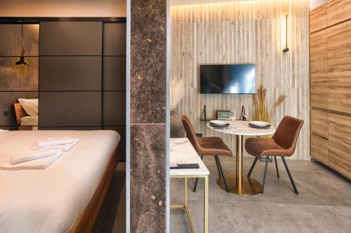 Industrial Design Luxury Studio in NoLo District